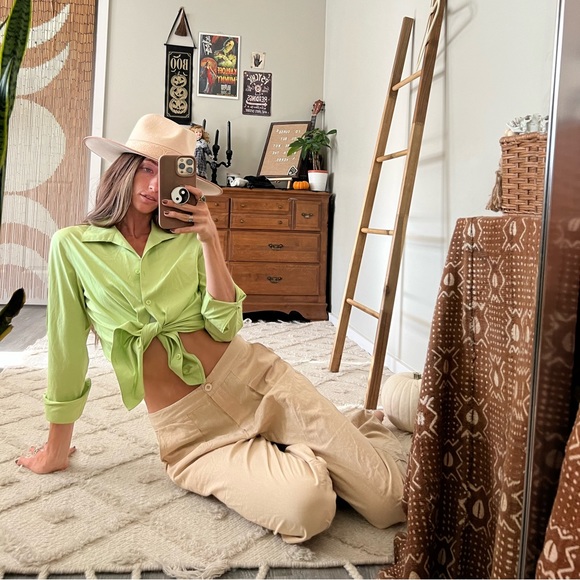 Lime green button up 💚 - Picture 7 of 8